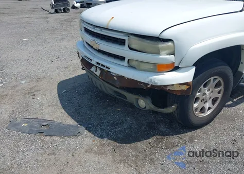 2002 Chevrolet Tahoe Z71 z USA, uszkodzony, nr VIN 1GNEK13Z22R226546